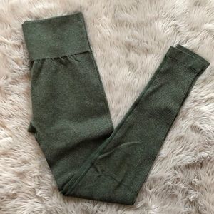 Kitty Gains Seamless Leggings